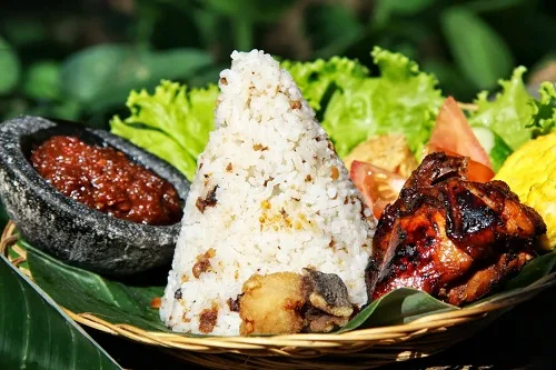 Nasi Tradisional dari Jawa Tengah Sungguh Nikmat